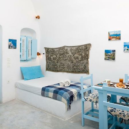 Black Rock Traditional Rooms Emporio  Extérieur photo