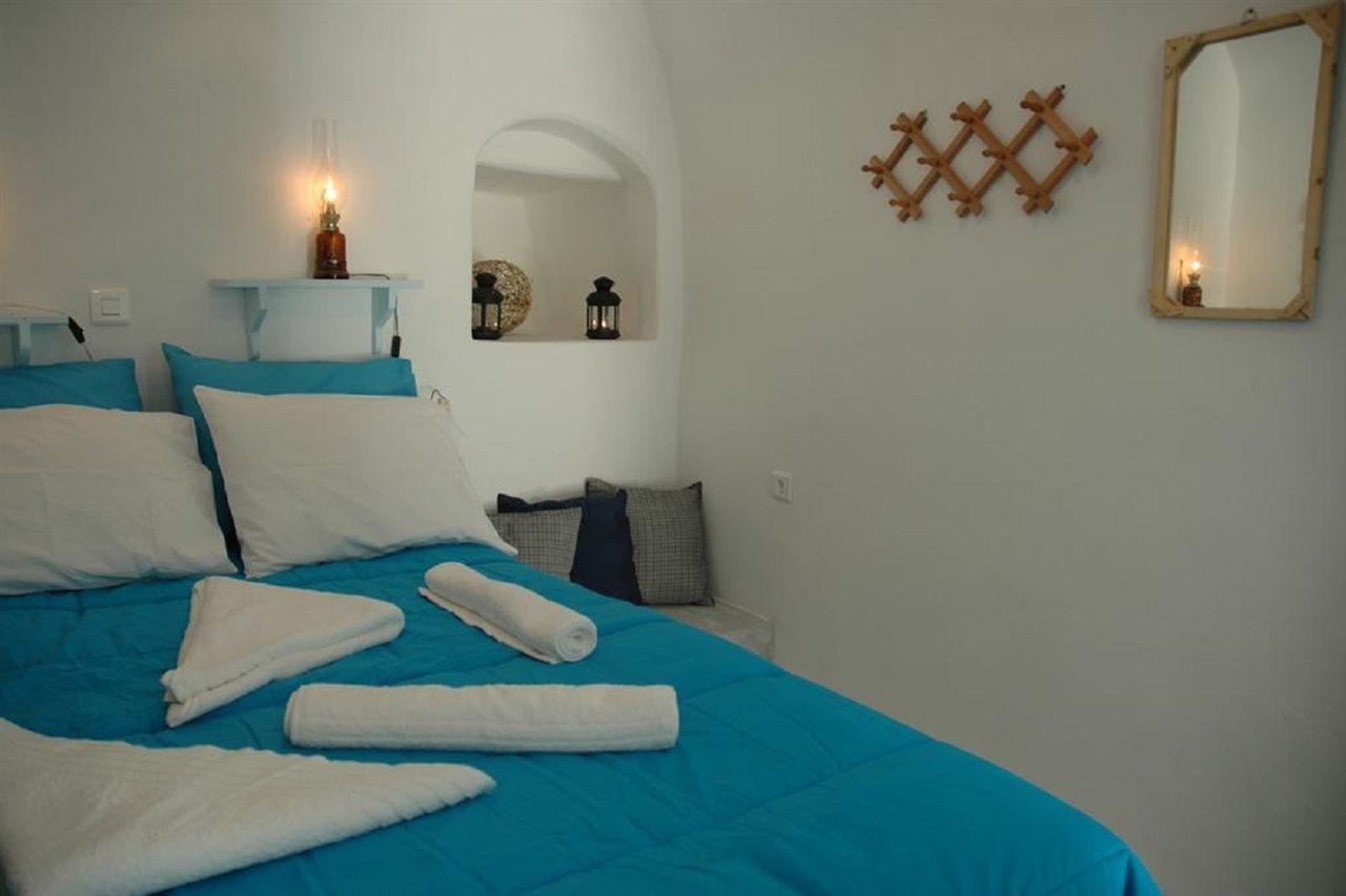 Black Rock Traditional Rooms Emporio  Extérieur photo