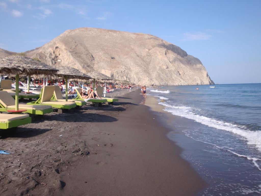 Black Rock Traditional Rooms Emporio  Extérieur photo