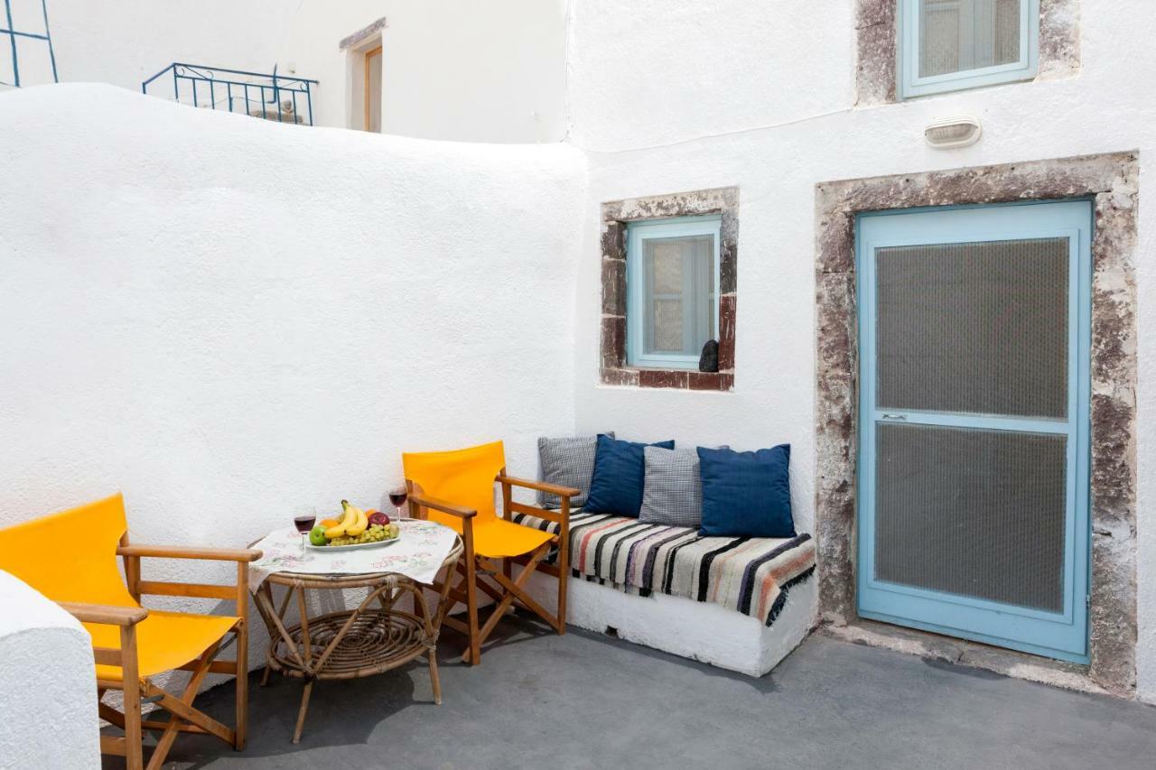 Black Rock Traditional Rooms Emporio  Extérieur photo