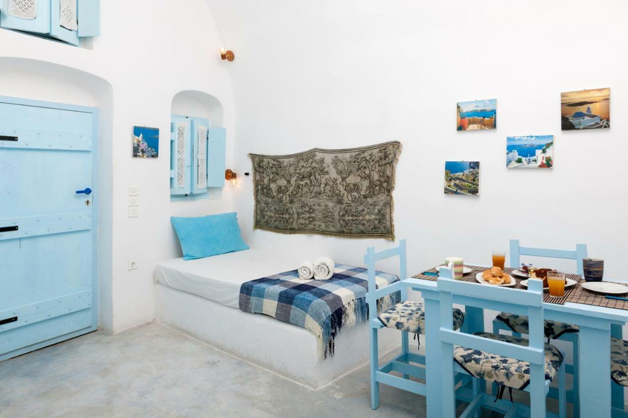 Black Rock Traditional Rooms Emporio  Extérieur photo